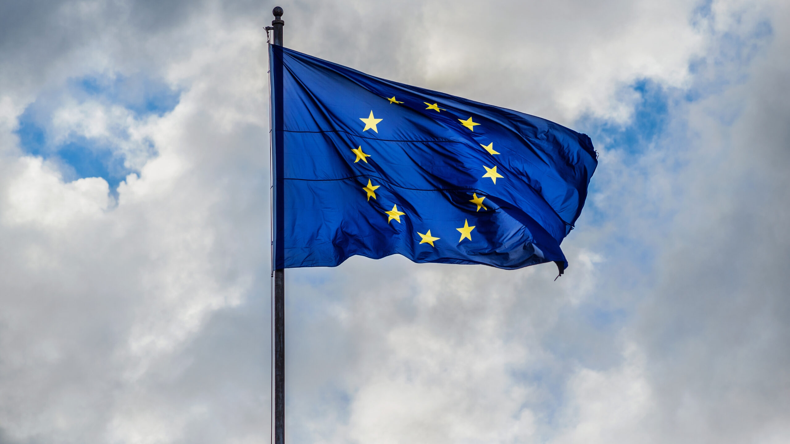 Eurozona cresce leggermente nel secondo trimestre nonostante tensioni commerciali e nuovi dazi