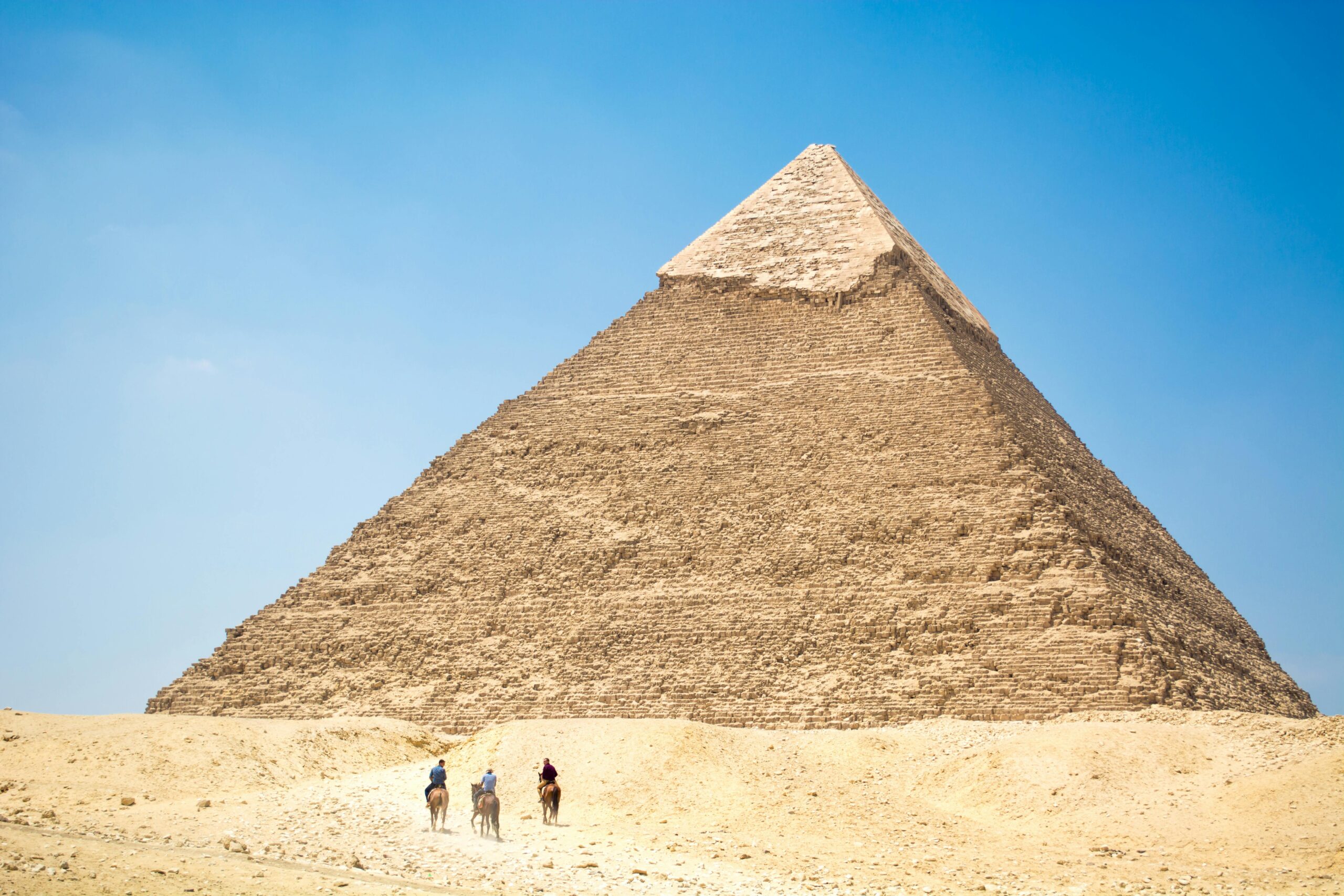 Il mistero della più antica piramide egiziana si svela grazie a nuove scoperte archeologiche