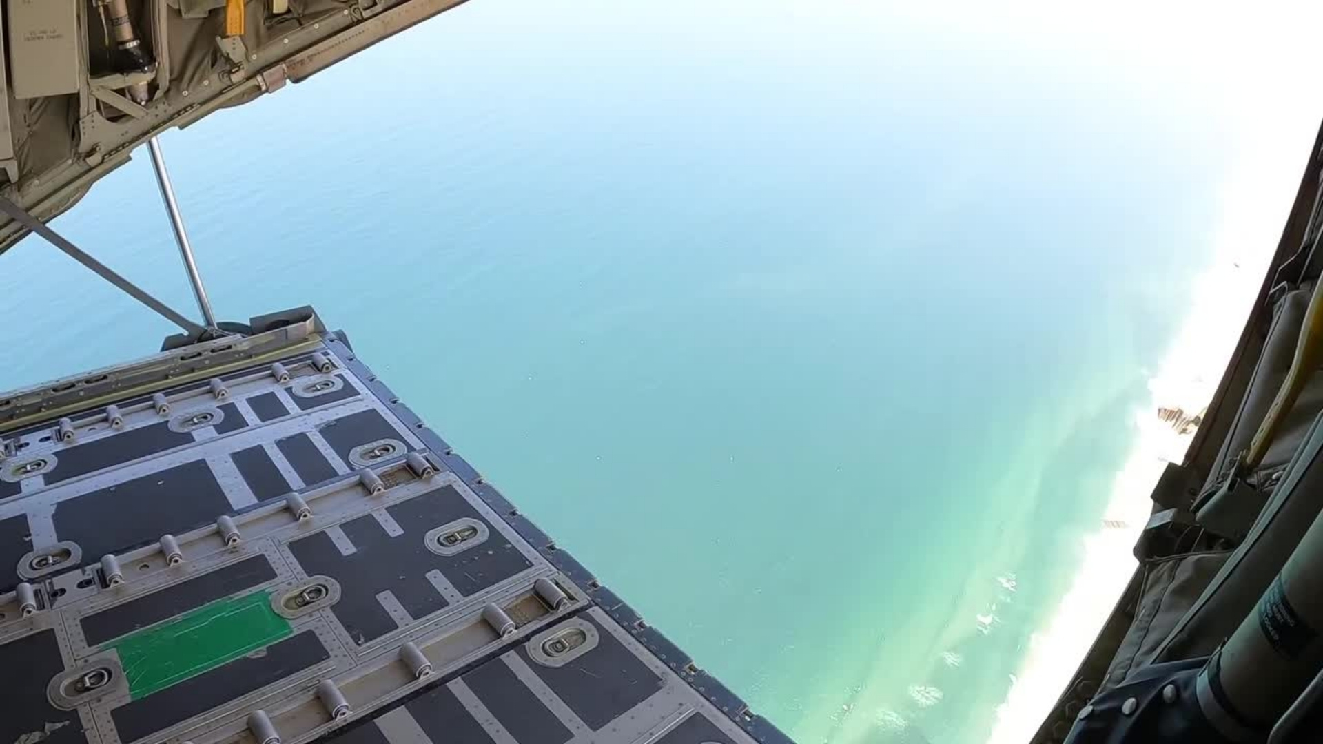 Francia invia aiuti alimentari a Gaza con il sostegno di tre paesi europei