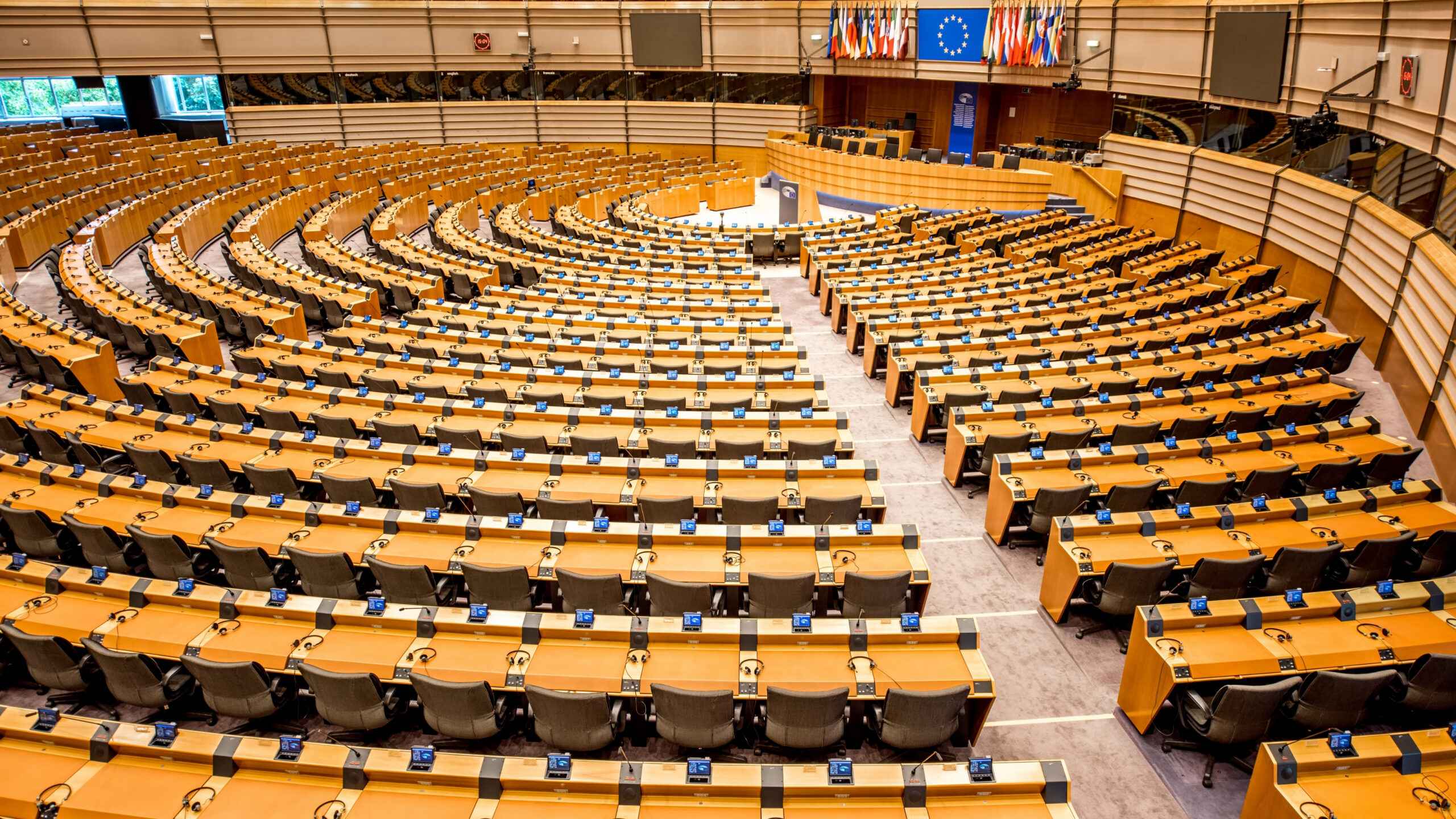 L’Unione Europea approva un giro di vite storico sulle politiche di migrazione e asilo